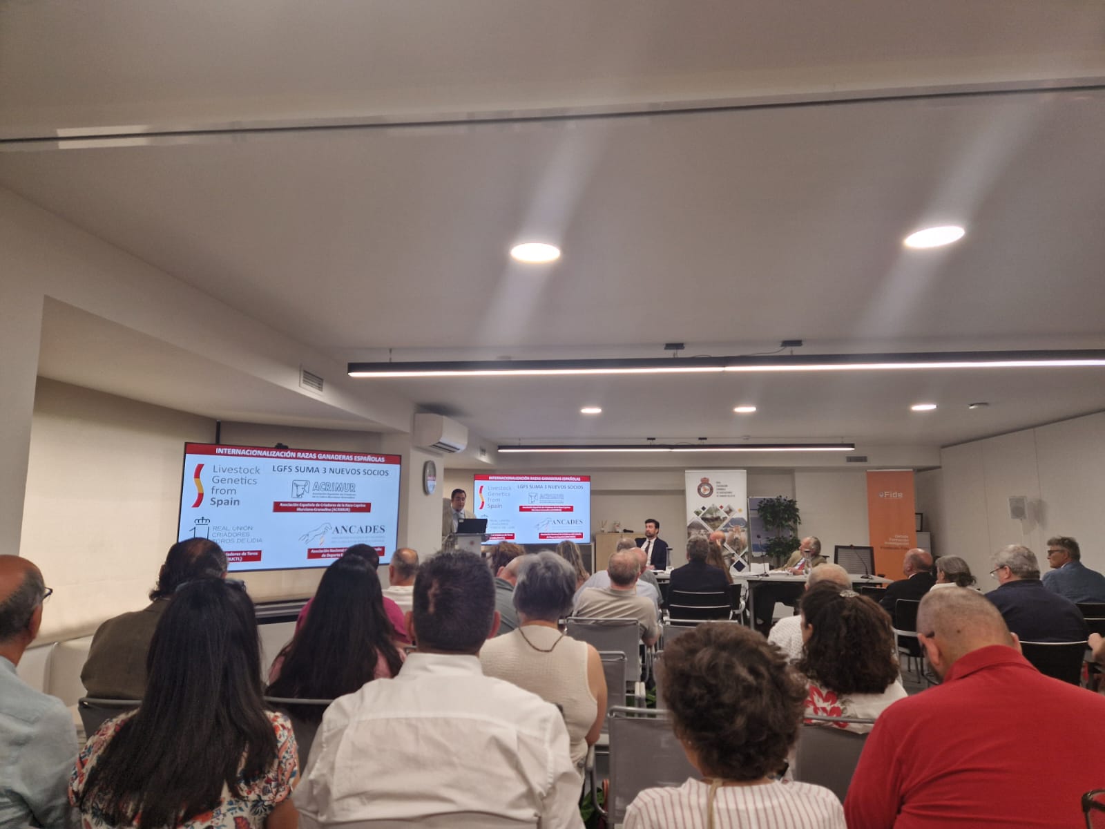 ANCADES participa en la Asamblea General de RFEAGAS y se incorpora a Livestock Genetics from Spain